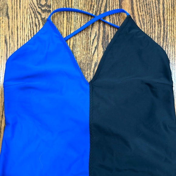NWT ANSEA THE REVERSIBLE TIE BACK ONE PIECE IN BLACK AND BLUE - Picture 2 of 9